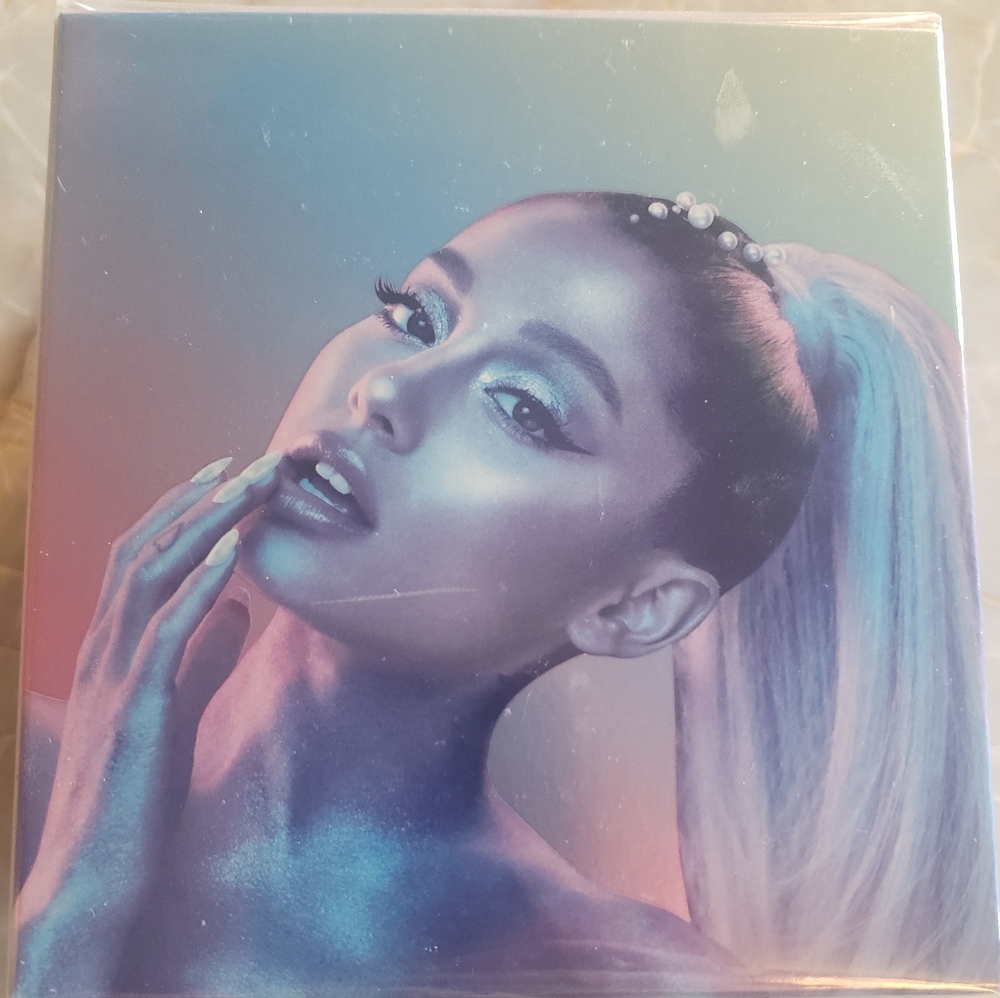 Arianna Grande Cloud Fragrance